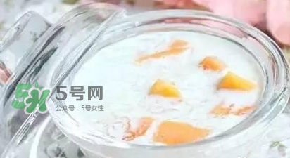 燕窩里面含有激素嗎？燕窩兒童吃了會(huì)不會(huì)性早熟？