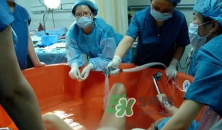 產(chǎn)后媽媽自述：水中分娩是一種什么體驗？