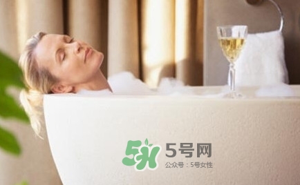 洗澡到底先洗身還是先洗頭？洗澡的正確順序是怎樣的