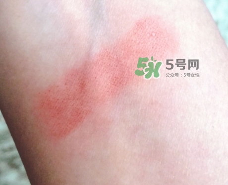 mac魅可立體凝彩唇膏怎么用？魅可立體凝彩唇膏真假辨別