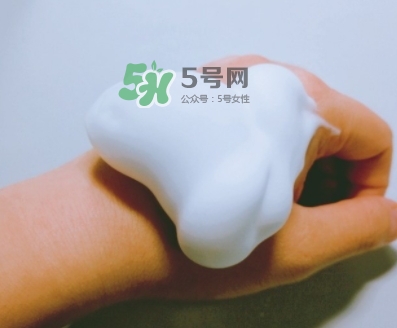 妮維雅氨基酸洗面奶怎么樣？妮維雅氨基酸潔面慕斯價格