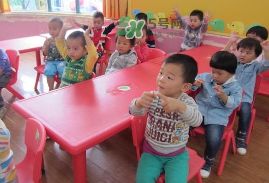 第一次送孩子去幼兒園，你是哪種家長？