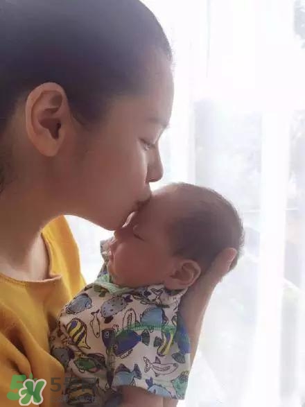 生孩子會(huì)遇到尷尬的事情有哪些？生孩子會(huì)變老嗎？