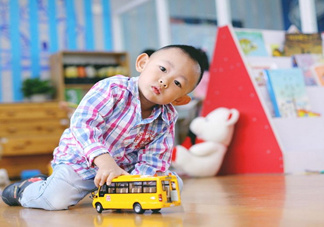 第一次送孩子去幼兒園，你是哪種家長？