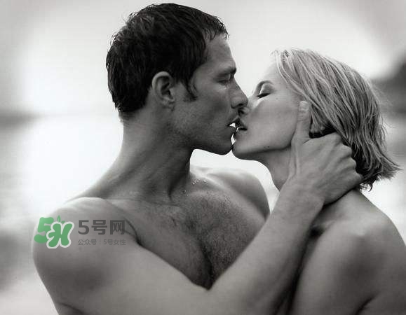 生孩子會(huì)遇到尷尬的事情有哪些？生孩子會(huì)變老嗎？