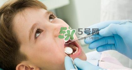 怎么防止寶寶長蛀牙？別讓孩子吃大人的口水