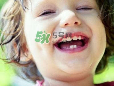 怎么防止寶寶長蛀牙？別讓孩子吃大人的口水