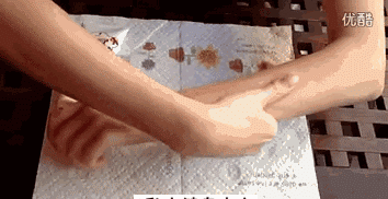 手的皮膚粗糙怎么變細(xì)膩 手部皮膚粗糙用什么護(hù)手霜 手的皮膚粗糙怎么變細(xì)膩 手部皮膚粗糙用什么護(hù)手霜