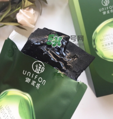 御泥坊水潤茶萃微囊黑面膜怎么用？