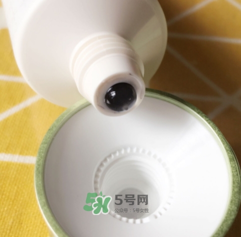 韓后茶蕊亮滑去角質(zhì)素怎么樣？韓后茶蕊亮滑去角質(zhì)素功效