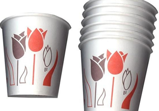 一次性紙杯可以裝開水嗎？能不能用一次性紙杯喝熱水？