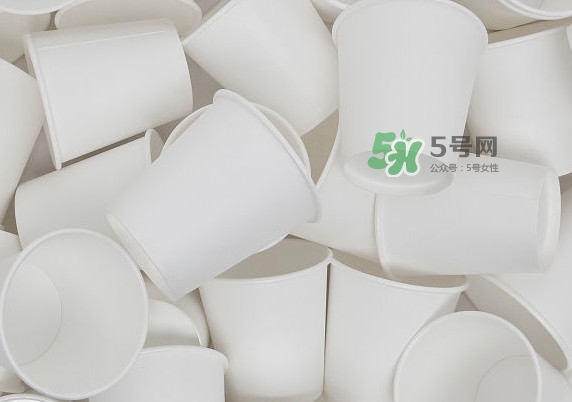 一次性紙杯能做蛋糕嗎？一次性紙杯可以放微波爐嗎？