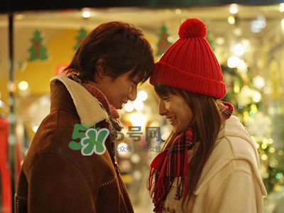 女生怎么撩男生？女生如何追到男神？