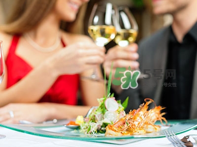 女生怎么撩男生？女生如何追到男神？