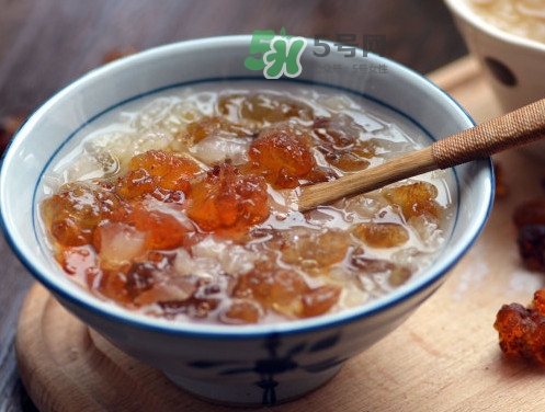 桃膠是怎么形成的？桃膠是什么做的