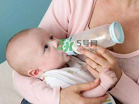 塞奶了有硬塊怎么辦？塞奶要熱敷還是冷敷？