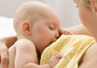 塞奶了有硬塊怎么辦？塞奶要熱敷還是冷敷？