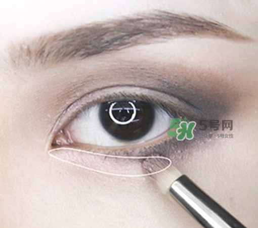 煙熏妝怎么畫？煙熏妝的畫法步驟圖解