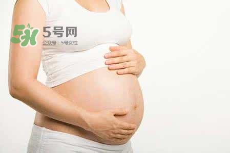 孕婦睡覺能伸懶腰嗎？孕婦睡覺伸懶腰對胎兒有什么影響？