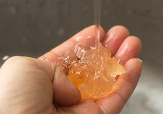 桃膠哪里有賣(mài)的？哪里產(chǎn)的桃膠最好