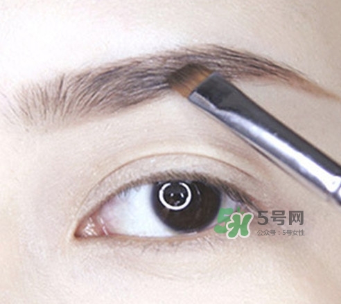 煙熏妝怎么畫？煙熏妝的畫法步驟圖解