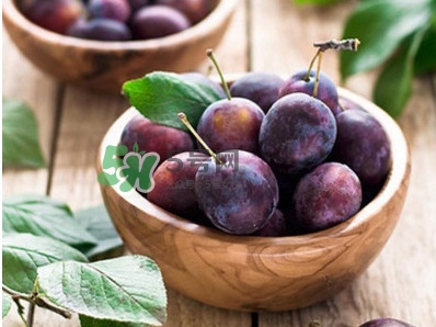 西梅不能和什么一起吃？西梅什么人不能吃？