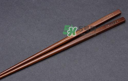 木筷子半年不換會致癌？用什么筷子最健康