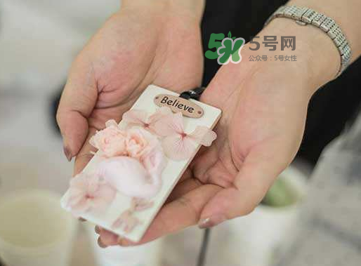 送永生花代表什么？一個男孩送自己永生花是什么意思？