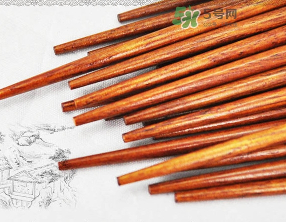 木筷子可以放消毒柜嗎？木筷子和竹筷子哪個(gè)好