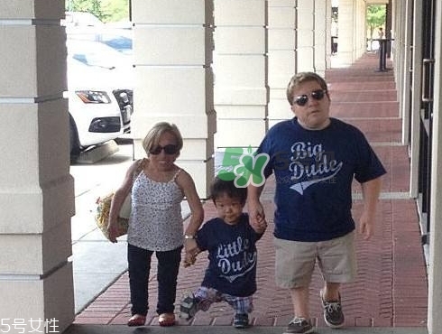 侏儒癥遺傳嗎？侏儒癥在嬰幼兒期有何表現(xiàn)？