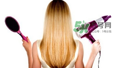 孕期洗頭能用吹風(fēng)機(jī)嗎？孕期洗頭姿勢