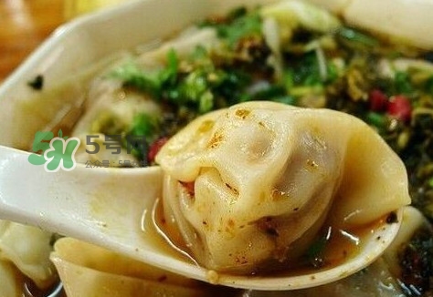 抄手是餛飩嗎？餛飩和抄手有什么區(qū)別