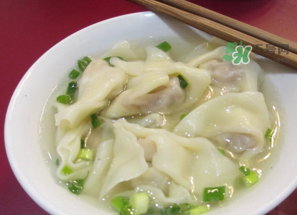 抄手是餛飩嗎？餛飩和抄手有什么區(qū)別