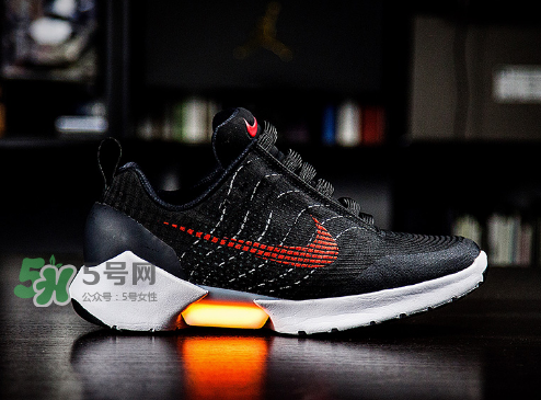 nike hyperadapt 1.0怎么充電？耐克自動(dòng)系鞋帶鞋要充電嗎？