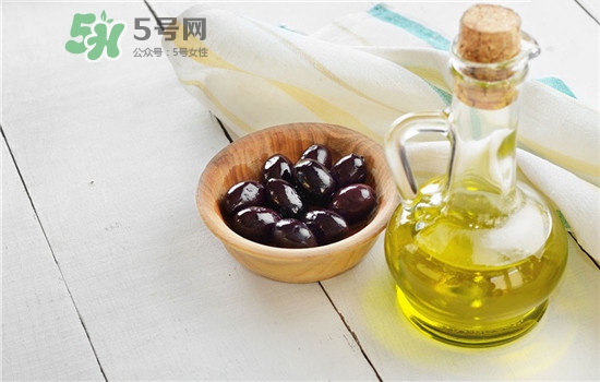 油性皮膚可以用橄欖油嗎？橄欖油擦臉有什么好處？