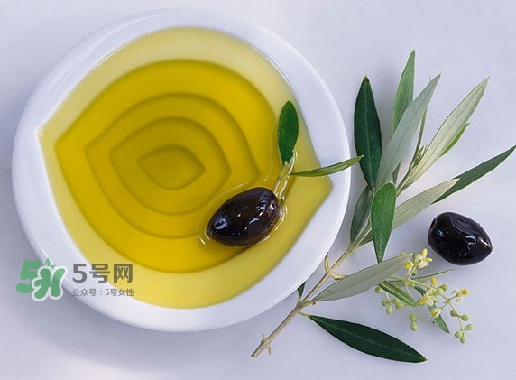 橄欖油豐胸效果怎么樣？橄欖油的豐胸方法