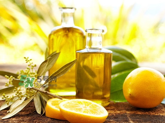 橄欖油豐胸效果怎么樣？橄欖油的豐胸方法