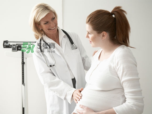 孕婦打噴嚏漏尿是什么原因？孕婦打噴嚏漏尿怎么辦？