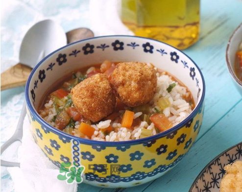 小龍蝦泡飯好吃嗎？小龍蝦泡飯怎么做好吃？