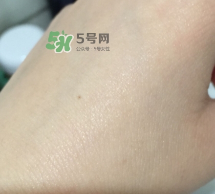 綠寶瓶和小黑瓶哪個好？綠寶瓶和小黑瓶對比