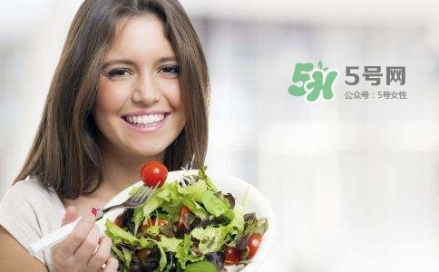 產(chǎn)后掉頭發(fā)很厲害怎么辦？產(chǎn)后掉頭發(fā)吃什么好？