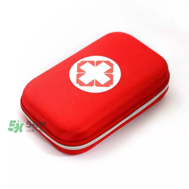 突發(fā)性皮膚過敏怎么辦 護膚急救包該有的產(chǎn)品 突發(fā)性皮膚過敏怎么辦 護膚急救包該有的產(chǎn)品