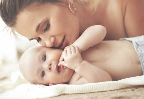 產后抑郁老公怎么做？產后抑郁多久能好？