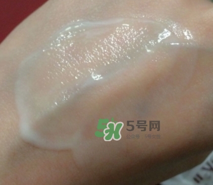 神仙水和小燈泡哪個好？神仙水和小燈泡使用順序