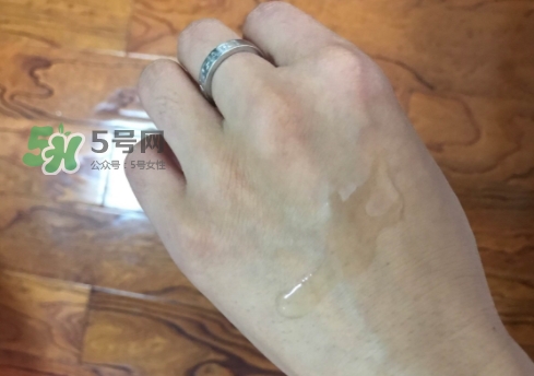 資生堂紅色蜜露是水還是精華？資生堂紅色蜜露是爽膚水嗎