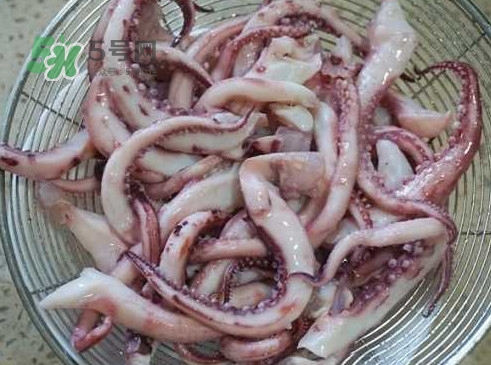 焯魷魚是冷水還是開水？魷魚為什么要焯水