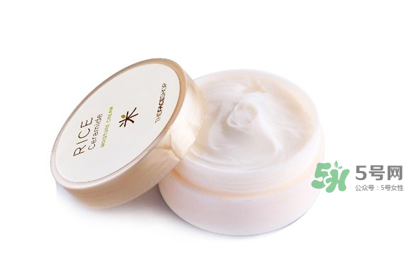 VE膠囊可以直接涂臉嗎？VE膠囊擦臉有什么效果？