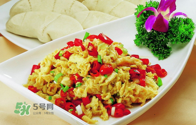 辣椒炒雞蛋的熱量是多少？辣椒能減肥嗎？