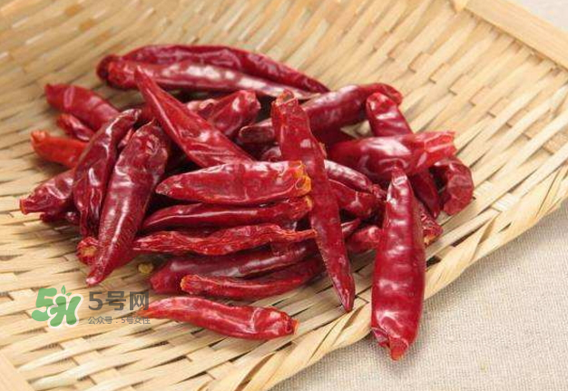 干辣椒怎么炸又香又脆？干辣椒怎么做辣椒油？