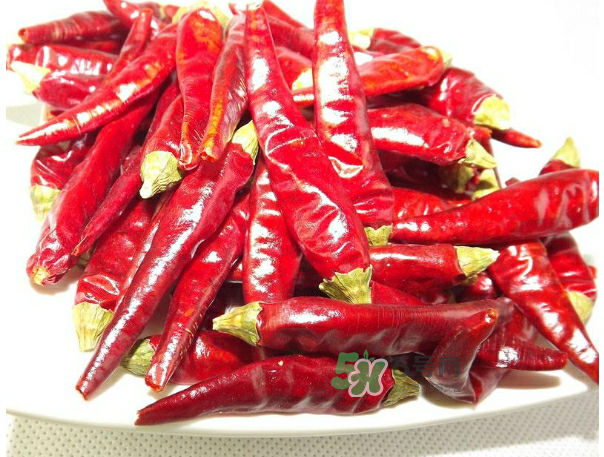 干辣椒怎么炸又香又脆？干辣椒怎么做辣椒油？